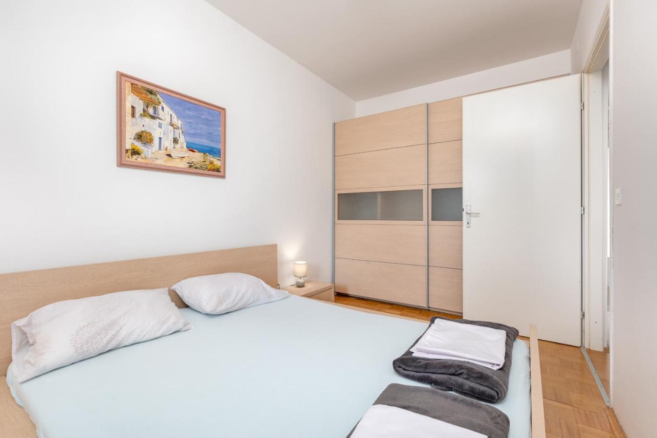 Apartman Leona Apartment Vrbnik Exterior photo